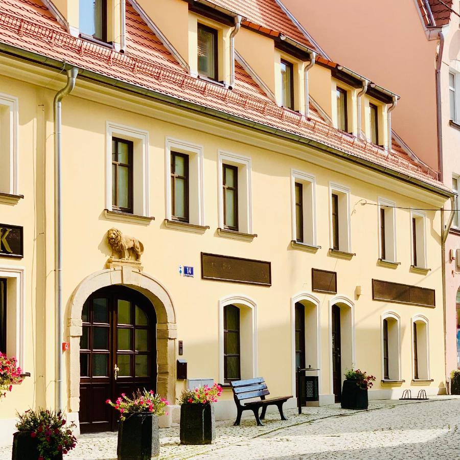 Hotel, Apartament Pod Zlotym Lwem W Samym Centrum Miasta Z Darmowym Parkingiem VII Kłodzko Exterior foto
